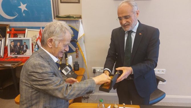 Cumhurbaşkanı Başdanışmanı Topçu, Kırım Tatarları Milli Lideri Kırımoğlu’nu Ağırladı