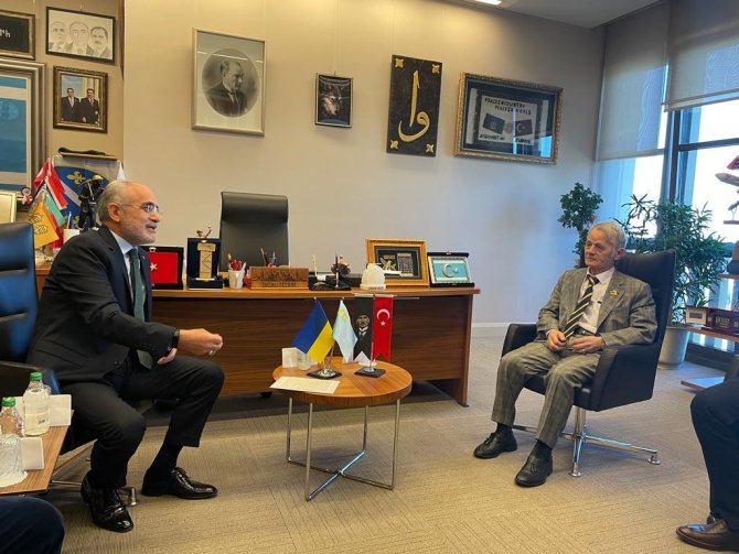 Cumhurbaşkanı Başdanışmanı Topçu, Kırım Tatarları Milli Lideri Kırımoğlu’nu Ağırladı