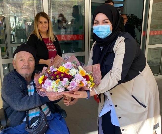 Emet Myo Öğrencilerinden Huzurevi Ziyareti