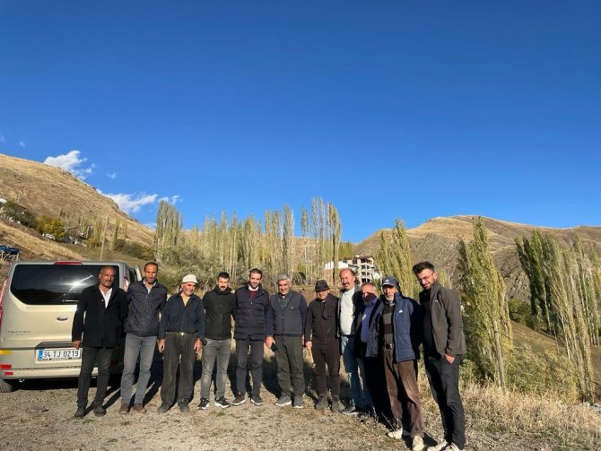 Gurbette Yaşayan İ̇spir Ve Pazaryolu’lardan Hemşerilerine Ceviz Ve Badem Tohumu Desteği