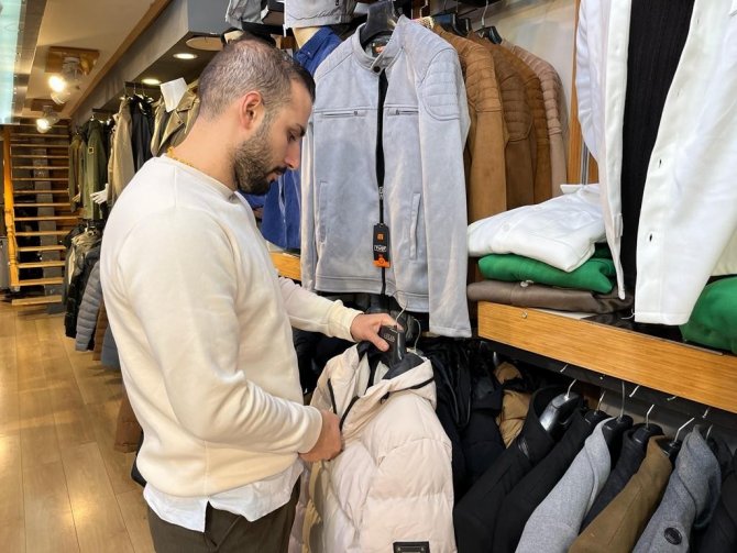 Mağazalarda Karşı Küçük Esnafta Ürünler Daha Ekonomik