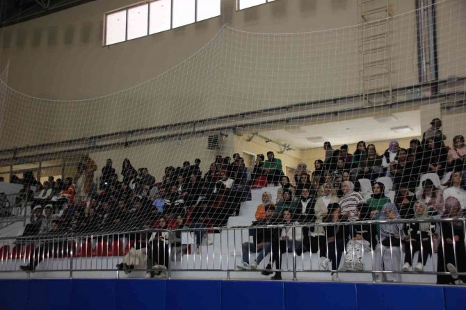 Hakkari Üniversitesinden "Gelecek Seçimlerine Destek" Paneli