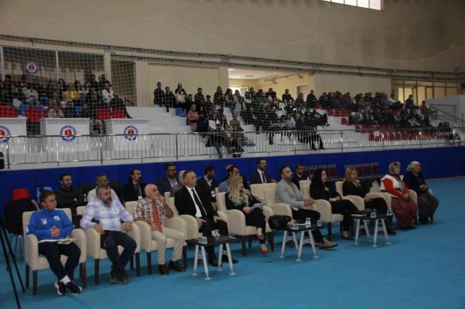 Hakkari Üniversitesinden "Gelecek Seçimlerine Destek" Paneli