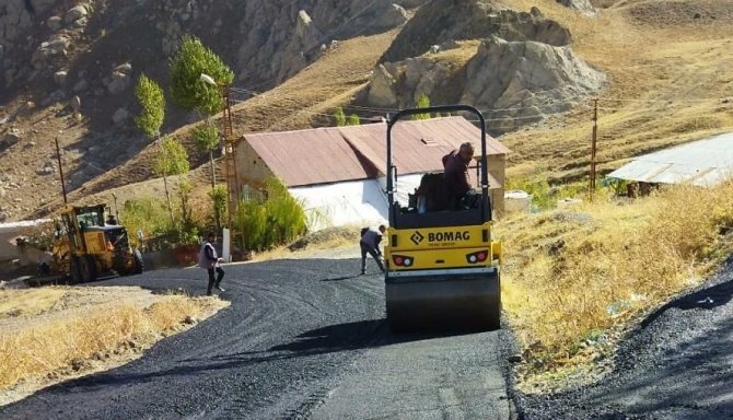 Vali Akbıyık: “Hakkâri İçin Hizmete Devam”