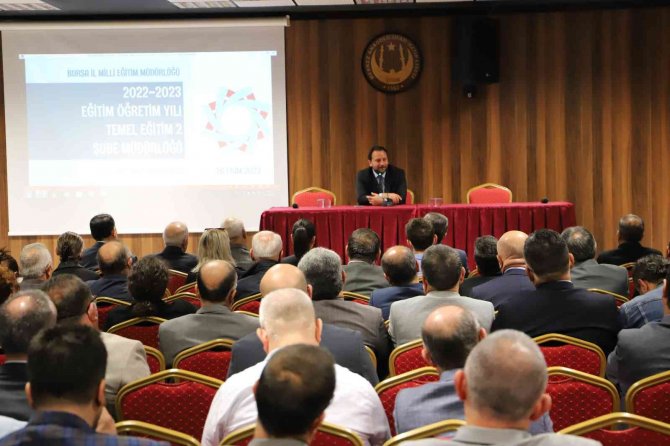 Milli Eğitim Müdürü Gür, Ortaokul Müdürleriyle Buluştu