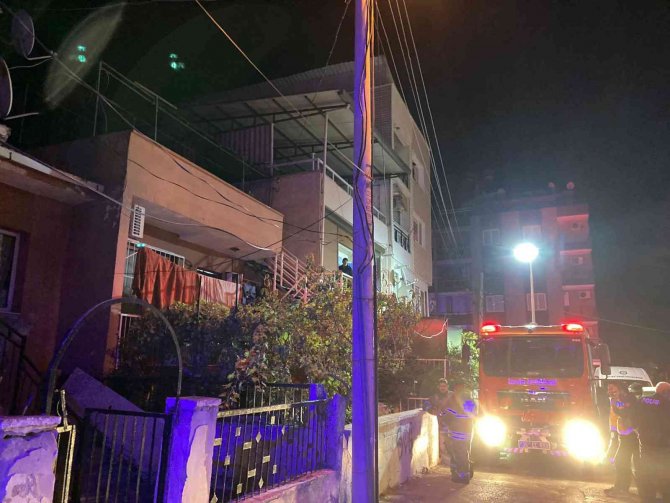 İ̇zmir’de Evde Çıkan Yangında 1 Kişi Hayatını Kaybetti