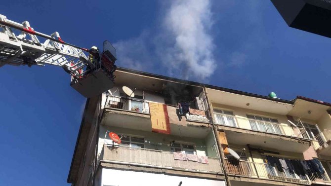 Karaman’da 4 Katlı Binada Çıkan Yangını Korkuttu
