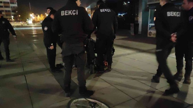 Polise Mukavemet Gösteren Şahıs; "Sizi Dava Edeceğim" Tehdidi