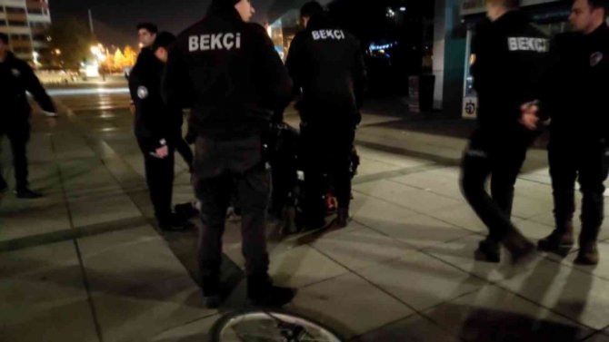 Polise Mukavemet Gösteren Şahıs; "Sizi Dava Edeceğim" Tehdidi