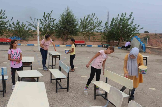 Şırnak’ta Öğrenci Ve Veliler, Öğretmenleriyle Okullarının Bakımını Yaptı