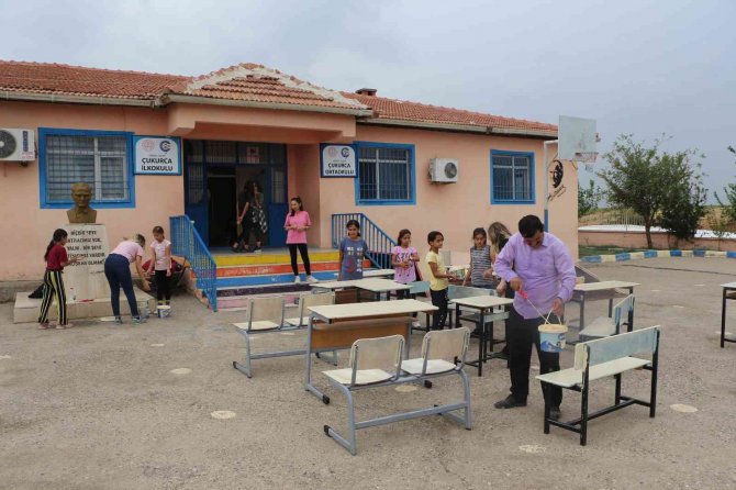 Şırnak’ta Öğrenci Ve Veliler, Öğretmenleriyle Okullarının Bakımını Yaptı