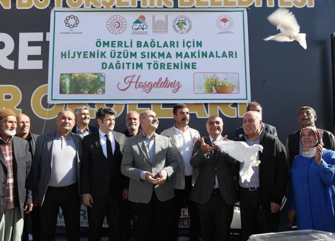 Mardin’de Üreticilere Yüzde 85 Hibe İle Üzüm Sıkma Makinesi Dağıtıldı