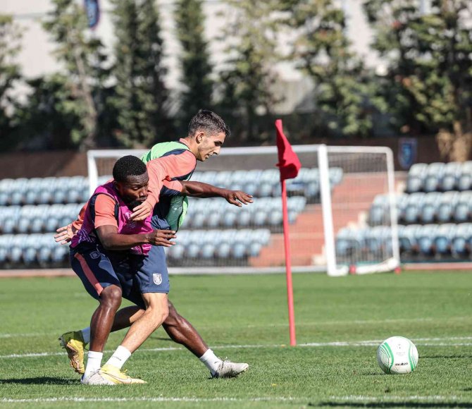 Medipol Başakşehir, Hearts Maçı Hazırlıklarına Başladı
