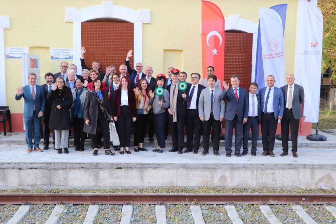Büyükelçiler 329 Milyon Euroya Tamamlanan Samsun - Kalın (Sivas) Demiryolu’nda Yolculuk Etti