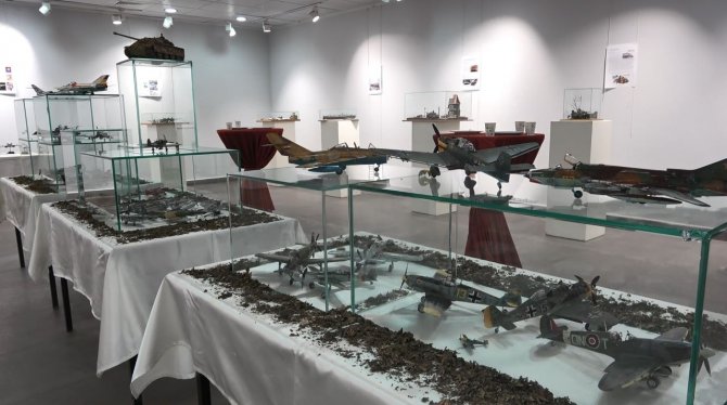 Türk Ve Dünya Tarihi Minyatürleri Göz Boyuyor