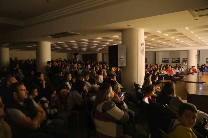 Selçuklu Çocuklar Ayakta Alkışlandı