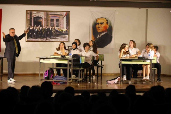 Selçuklu Çocuklar Ayakta Alkışlandı