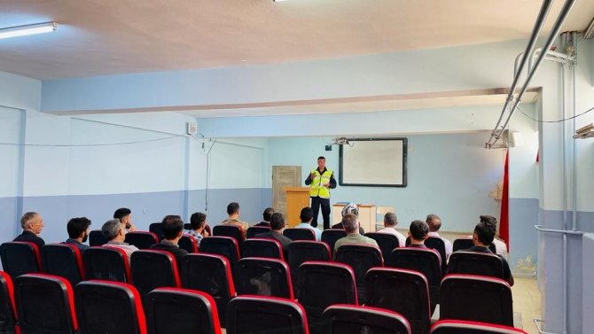 Beytüşşebap’ta Saygı Ve Trafik Kuralları Semineri Verildi
