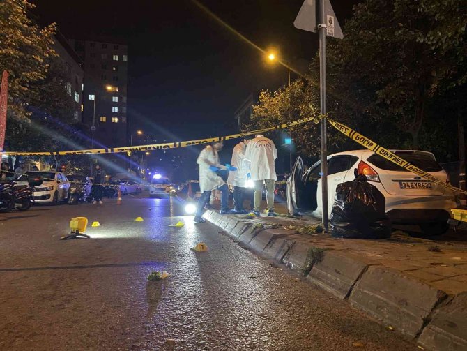 Otomobilden Kadını Kaçırdılar, Kaçtıkları Sırada Otomobili Kurşunladılar: 1 Ölü