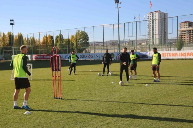 Sivas Belediyespor, Tarsus İ̇dmanyurdu Maçına Hazırlanıyor