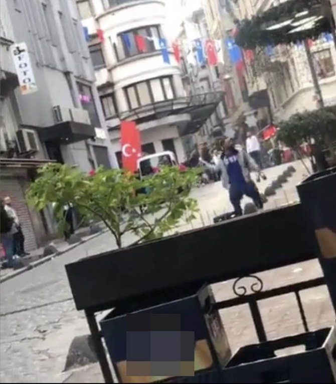 Sevgilisi İle Tartıştı: Oteli Şişe Yağmuruna Tuttu