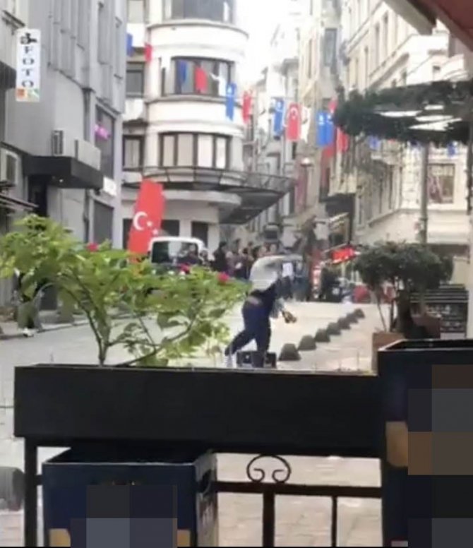 Sevgilisi İle Tartıştı: Oteli Şişe Yağmuruna Tuttu
