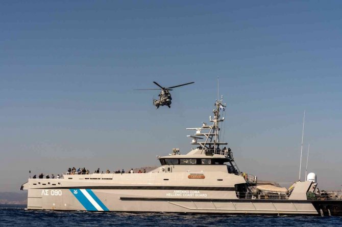 Yunanistan’da Göçmen Teknesi Battı: 9 Kişi Kurtarıldı, Onlarca Kişi Kayıp
