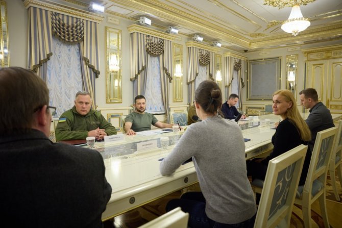 Zelenskiy: "Rusya’nın Enerji Sistemlerimizi Vurması Nedeniyle Avrupa’ya Enerji Akışını Askıya Aldık"