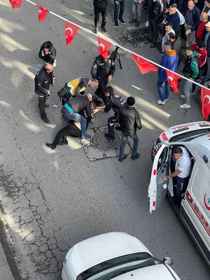 İ̇ki Genç Kız Arasında Sokakta Kavga Etti