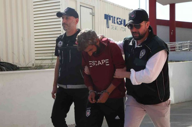 Tişörtünde "Kaçış" Yazılı Torbacı Polisten Kaçamadı