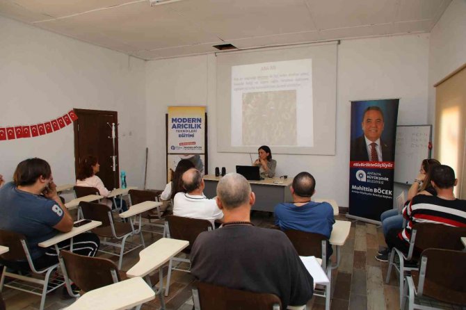 Büyükşehirden Arıcılık Eğitimi