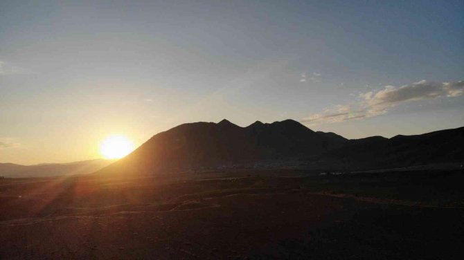 Kirkor Dağı’nda Eşsiz Gün Batımı