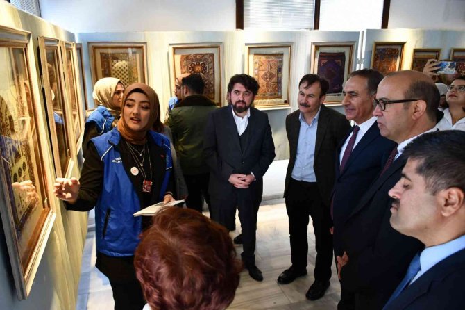 Balıkesir’in 100 Yıllık Halıları Balıkesir’de Sergilendi