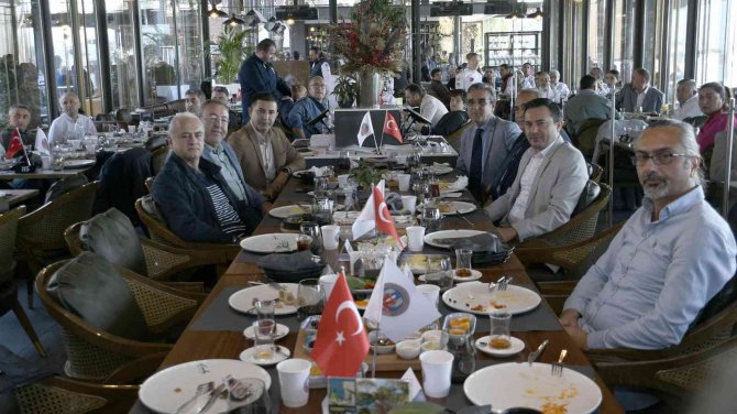 Başkan Ömer Günel: ’Kuşadası Turizminde Değişim Zamanı’