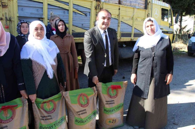 Batman’da Kadın Çiftçilere 30 Ton Buğday Tohumu Dağıtıldı
