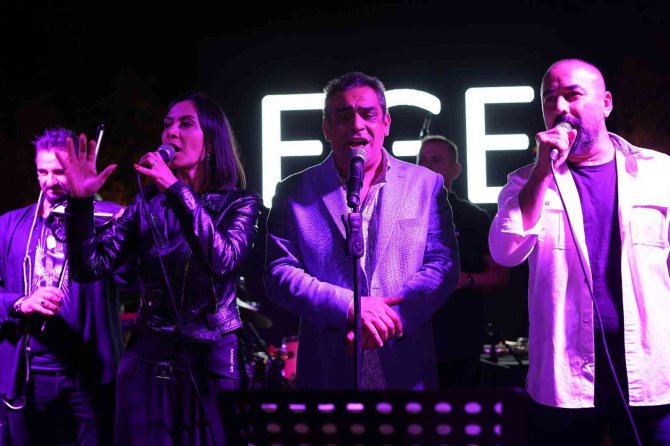 Dolu Dolu Geçen Festivalde Gönüllerince Eğlendiler