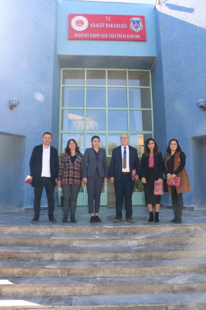 Kadın Hükümlülere Cumhuriyet Anlatıldı