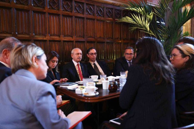 Chp Lideri Kılıçdaroğlu, Londra’da Creative Uk Yöneticileriyle Bir Araya Geldi