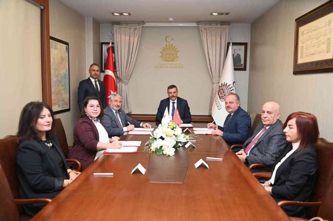 Çorum’da Valilik Ve Belediye Arasında, 2. Etap Sokak Sağlıklaştırma” Ve “Puduhepa” Projesi İçin Protokol İmzalandı