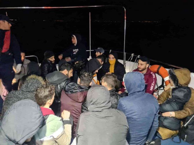 İ̇ki Olayda 60 Düzensiz Göçmen Kurtarıldı