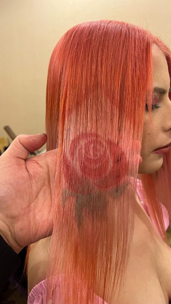 Eğitmen Osman Balcı, Isparta Gülünü Kadın Saçına Uyguladı