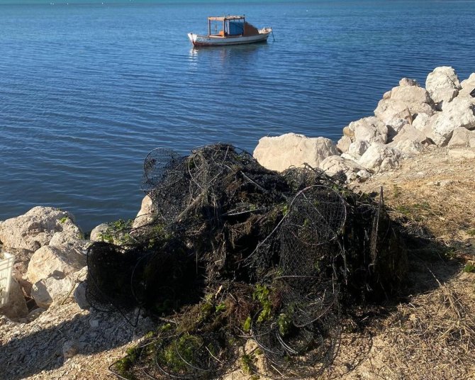 Denizden Çıkarılan Atıklardan Bulaşık-çamaşır Makinesi Düğmesi