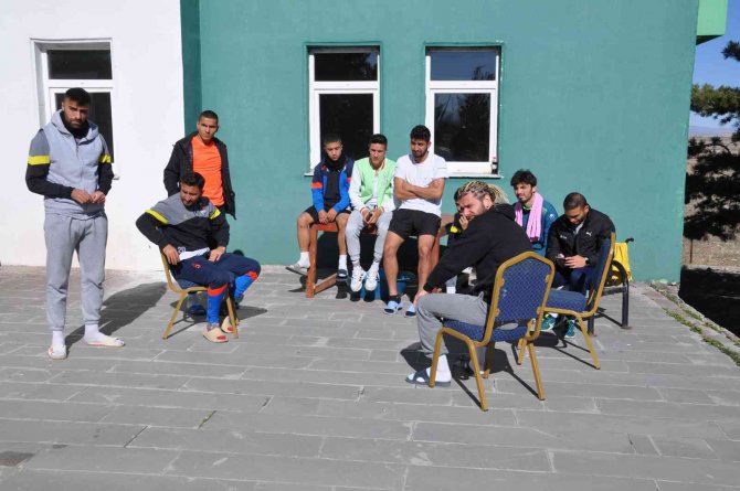 Kars 36 Spor Başkanı Ve Yönetimi İstifa Etti