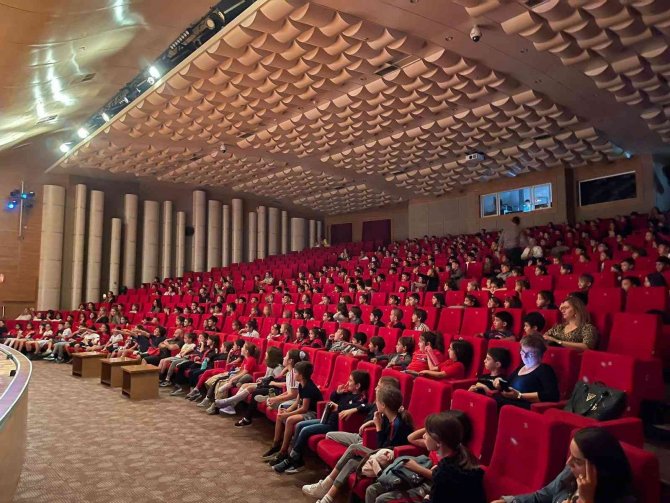 ‘Bir Nefes Masal’, Kbt Sahnesinde