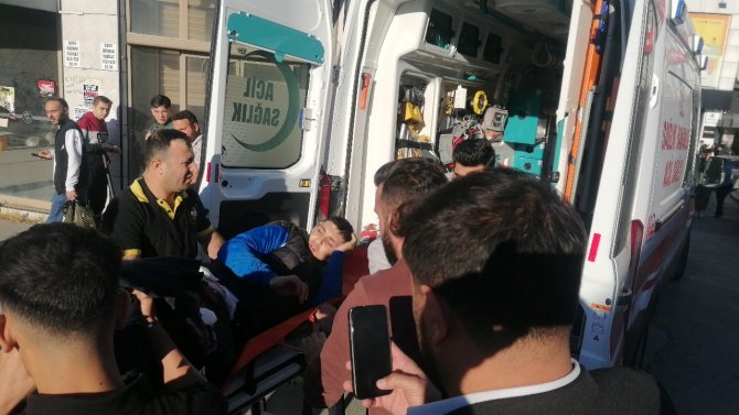 Motosikletiyle Seyir Halindeyken Bıçaklandı