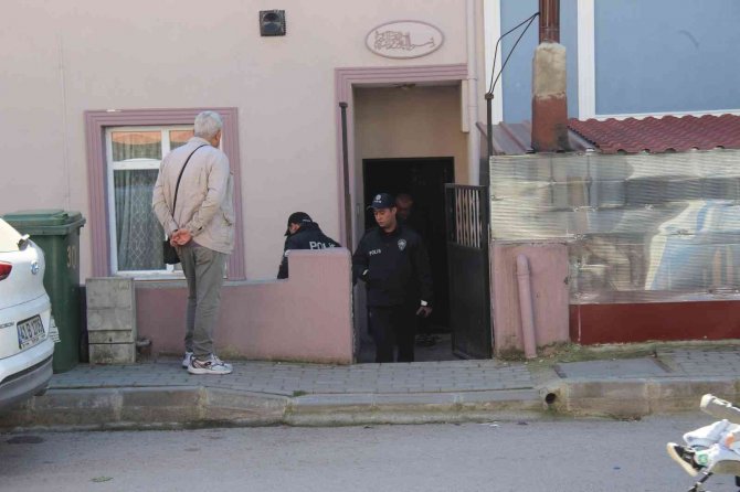 Tabancayı Temizlerken Kazara Kendini Vurdu