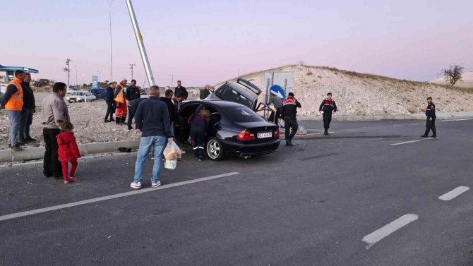 Emet’te İki Otomobil Çarpıştı: 1 Ölü, 4 Yaralı