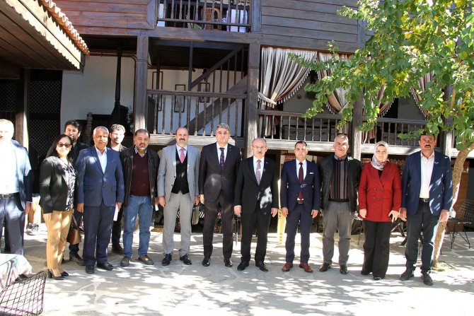 Vali Karadeniz Kula Deri İ̇htisas Ve Karma Osb Müteşebbis Heyetine Başkanlık Etti