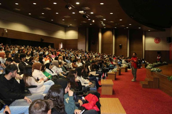 Nevü’de “El Ele Güvenli Geleceğe” Konulu Konferans