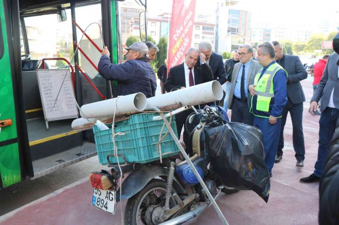 Atığını Getiren Hem Parasını Hem De Kuponunu Aldı